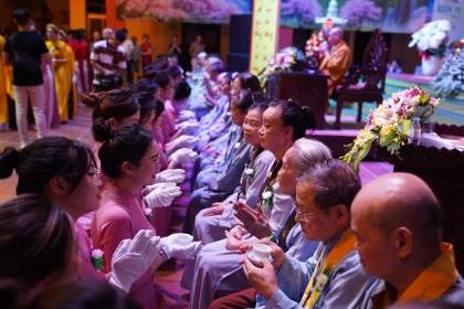 Hà Nội: Hơn 2000 người tham dự đêm Vu Lan Báo Hiếu PL 2567 